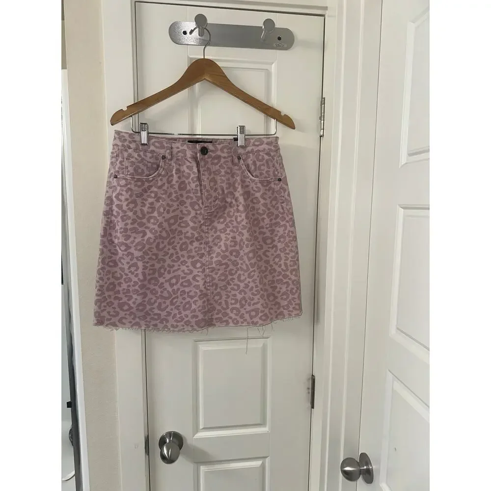 Kut from the Kloth Pink Leopard Print Denim Skirt – Size 6